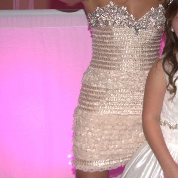 Terani Couture - Shimmering embellished beaded Strapless Sweetheart Short Dress - Picture 11 of 12